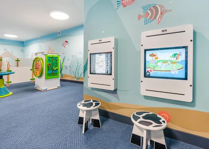 A215 - Parking Bawialnia Basen Fitnes W Cenie - Nadmorskie Tarasy - * Kołobrzeg