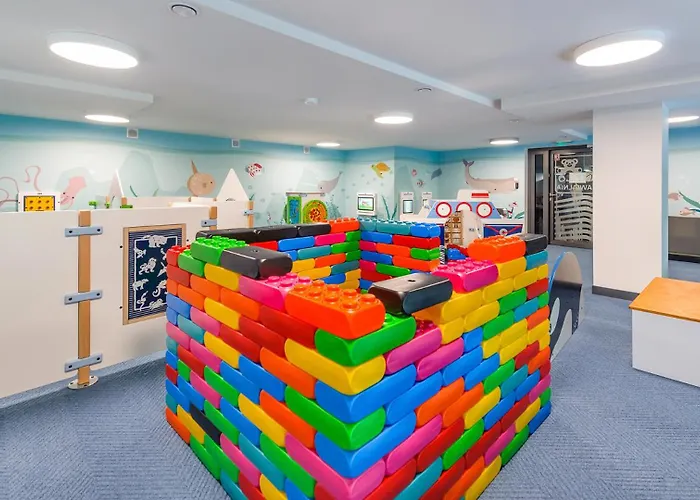 A215 - Parking Bawialnia Basen Fitnes W Cenie - Nadmorskie Tarasy - *