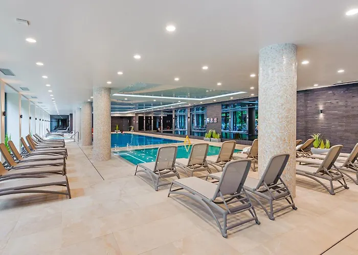 A215 - Parking Bawialnia Basen Fitnes W Cenie - Nadmorskie Tarasy - *