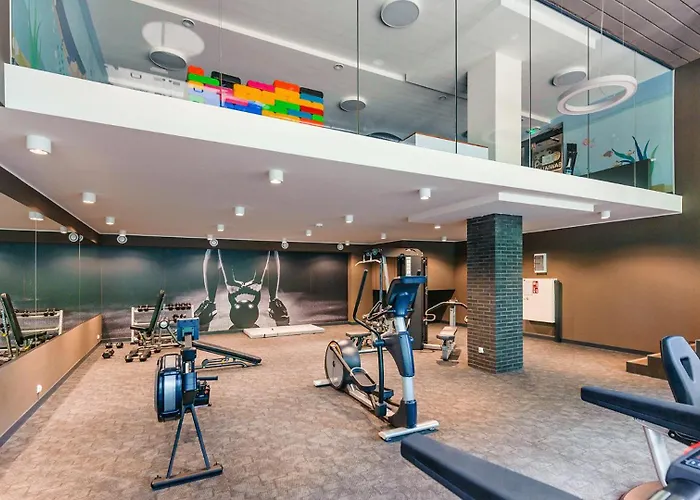 A215 - Parking Bawialnia Basen Fitnes W Cenie - Nadmorskie Tarasy - Kołobrzeg