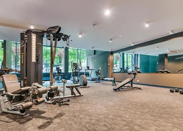 A215 - Parking Bawialnia Basen Fitnes W Cenie - Nadmorskie Tarasy -