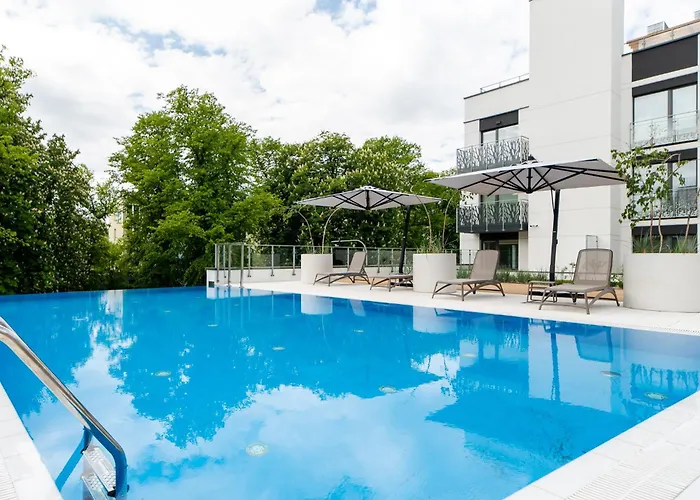 A215 - Parking Bawialnia Basen Fitnes W Cenie - Nadmorskie Tarasy - *