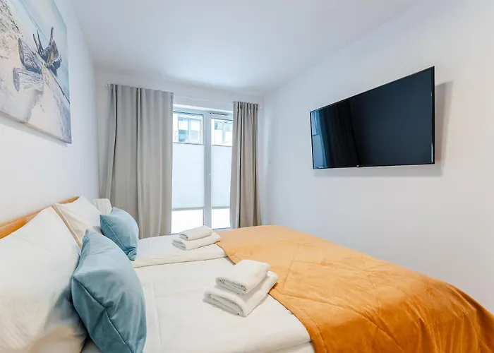 A215 - Parking Bawialnia Basen Fitnes W Cenie - Nadmorskie Tarasy - * Kołobrzeg