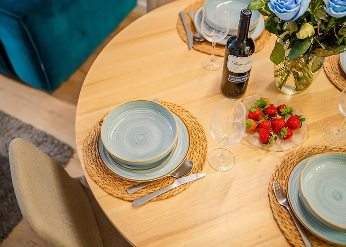 A215 - Parking Bawialnia Basen Fitnes W Cenie - Nadmorskie Tarasy - Kołobrzeg